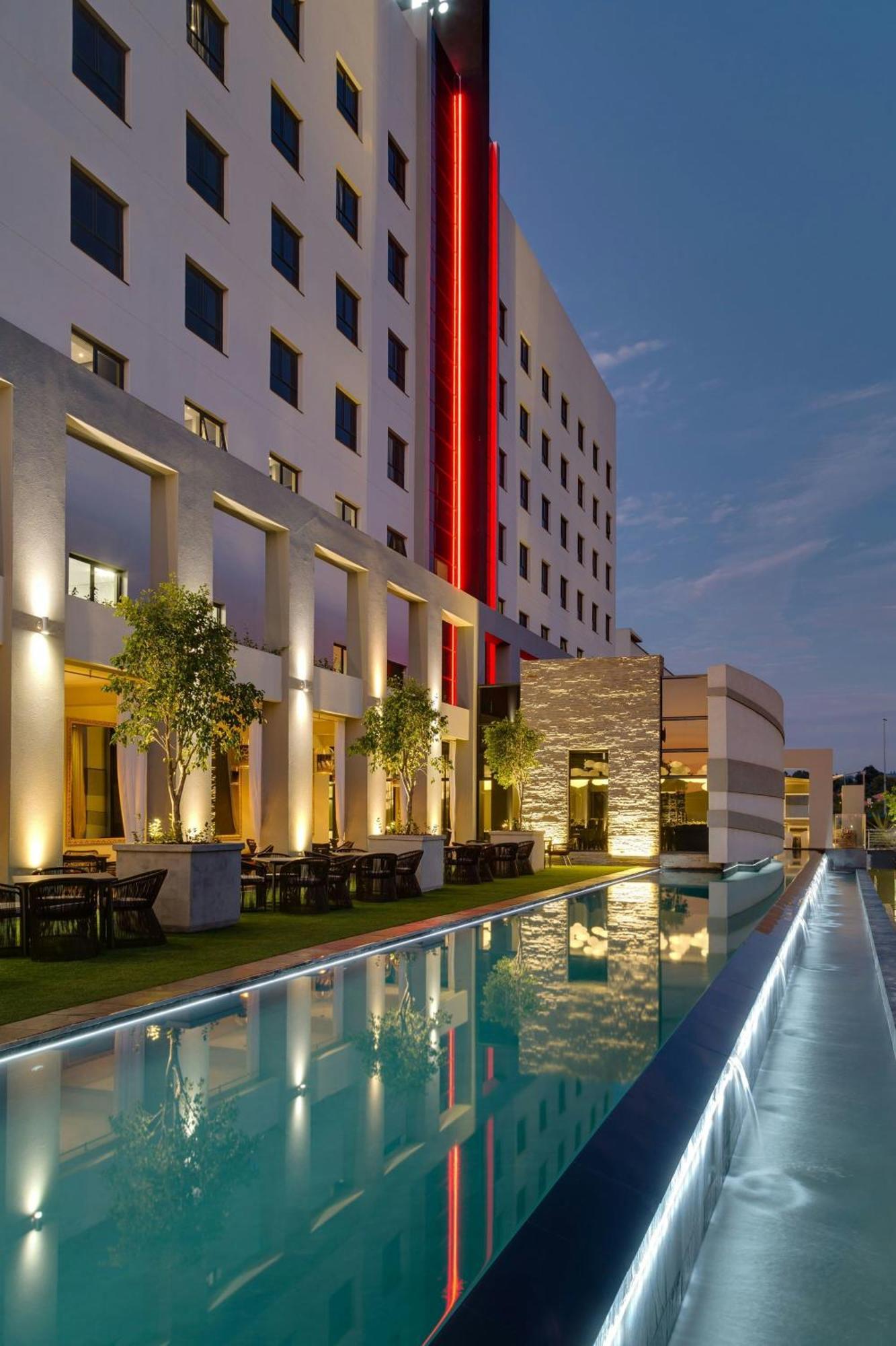 โปรเทีย โฮเทล บาย แมริออท ไฟร์ แอนด์ ไอซ์! พรีโทเรีย เมนลิน Hotel พริทอเรีย ภายนอก รูปภาพ