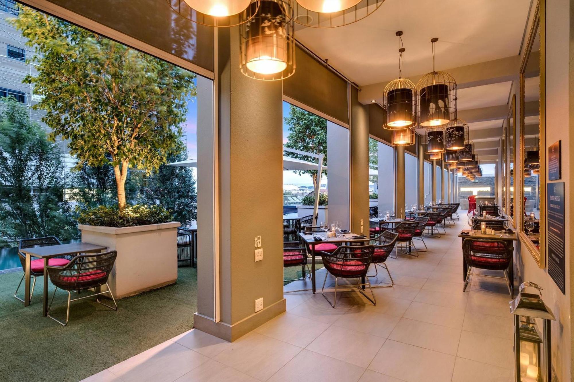 โปรเทีย โฮเทล บาย แมริออท ไฟร์ แอนด์ ไอซ์! พรีโทเรีย เมนลิน Hotel พริทอเรีย ภายนอก รูปภาพ