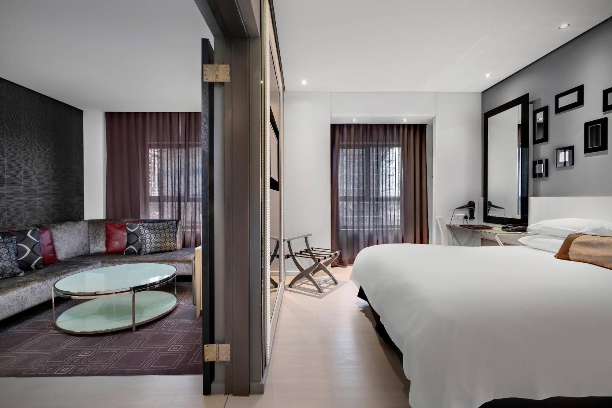 โปรเทีย โฮเทล บาย แมริออท ไฟร์ แอนด์ ไอซ์! พรีโทเรีย เมนลิน Hotel พริทอเรีย ภายนอก รูปภาพ