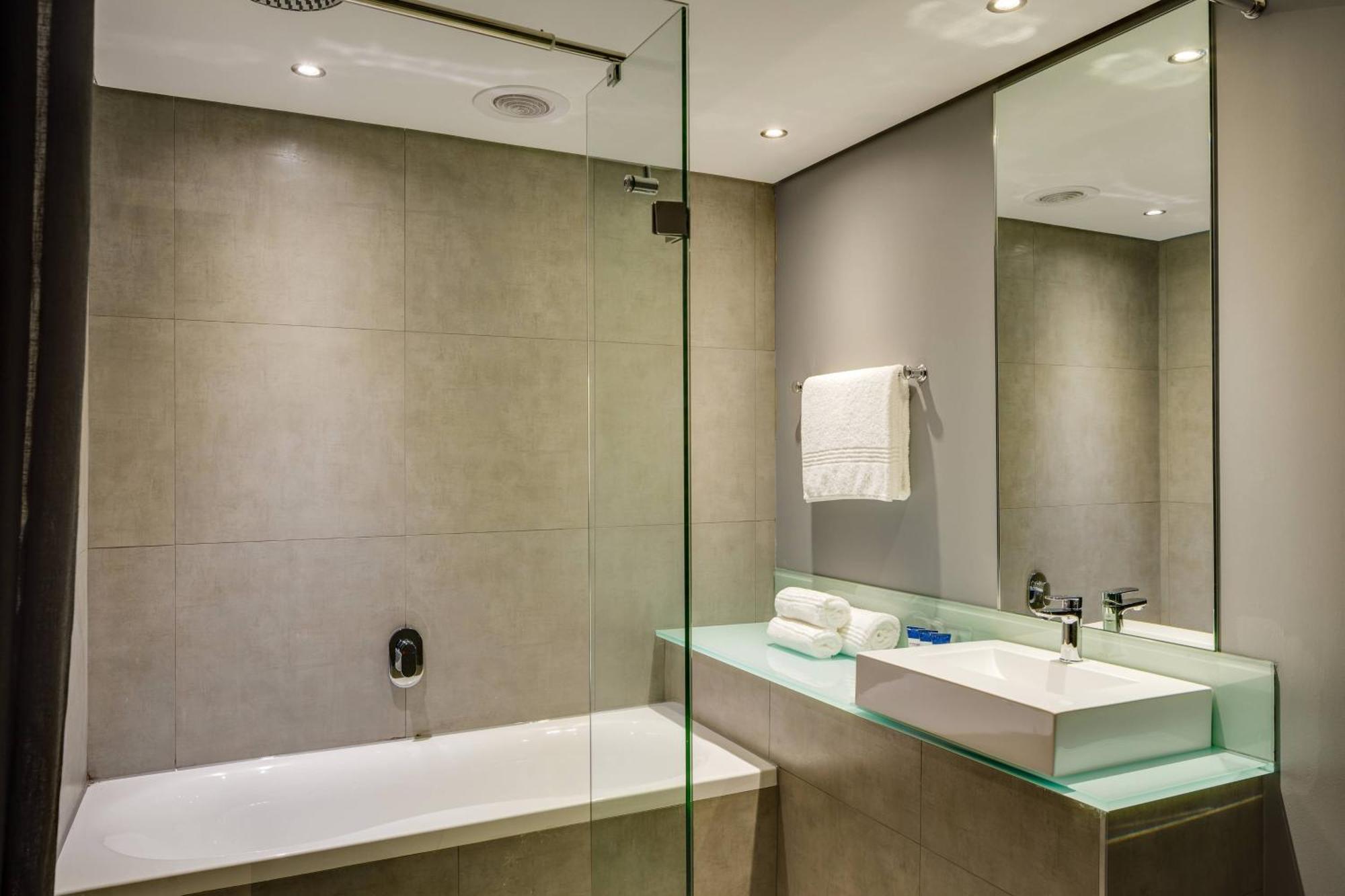 โปรเทีย โฮเทล บาย แมริออท ไฟร์ แอนด์ ไอซ์! พรีโทเรีย เมนลิน Hotel พริทอเรีย ภายนอก รูปภาพ