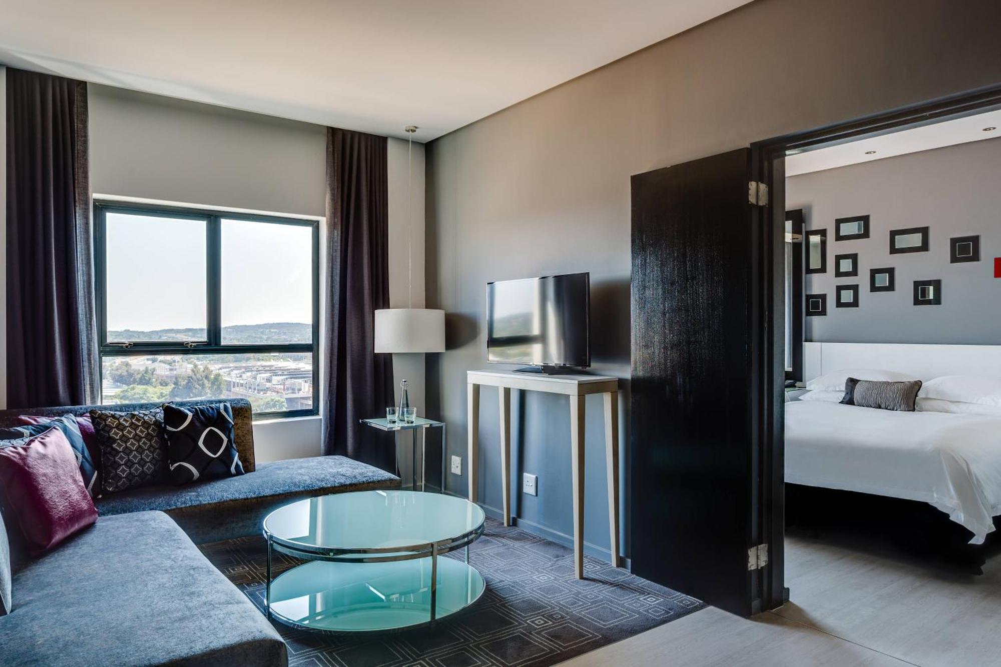 โปรเทีย โฮเทล บาย แมริออท ไฟร์ แอนด์ ไอซ์! พรีโทเรีย เมนลิน Hotel พริทอเรีย ภายนอก รูปภาพ